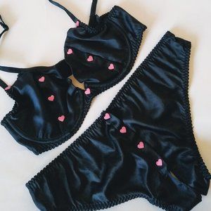 ♥️NWOT Victoria'a Secret Bra/Panty 36B Bra S Panty